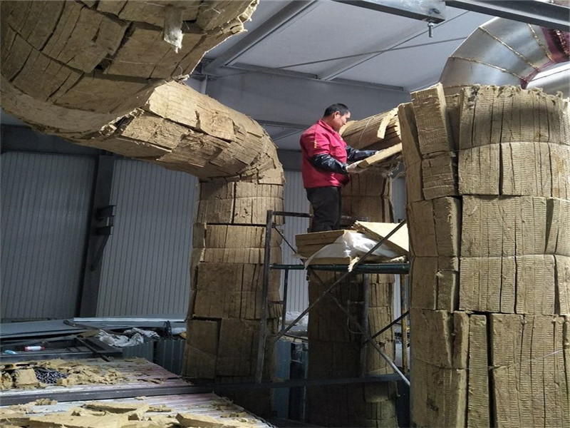 高端巖棉復(fù)合板